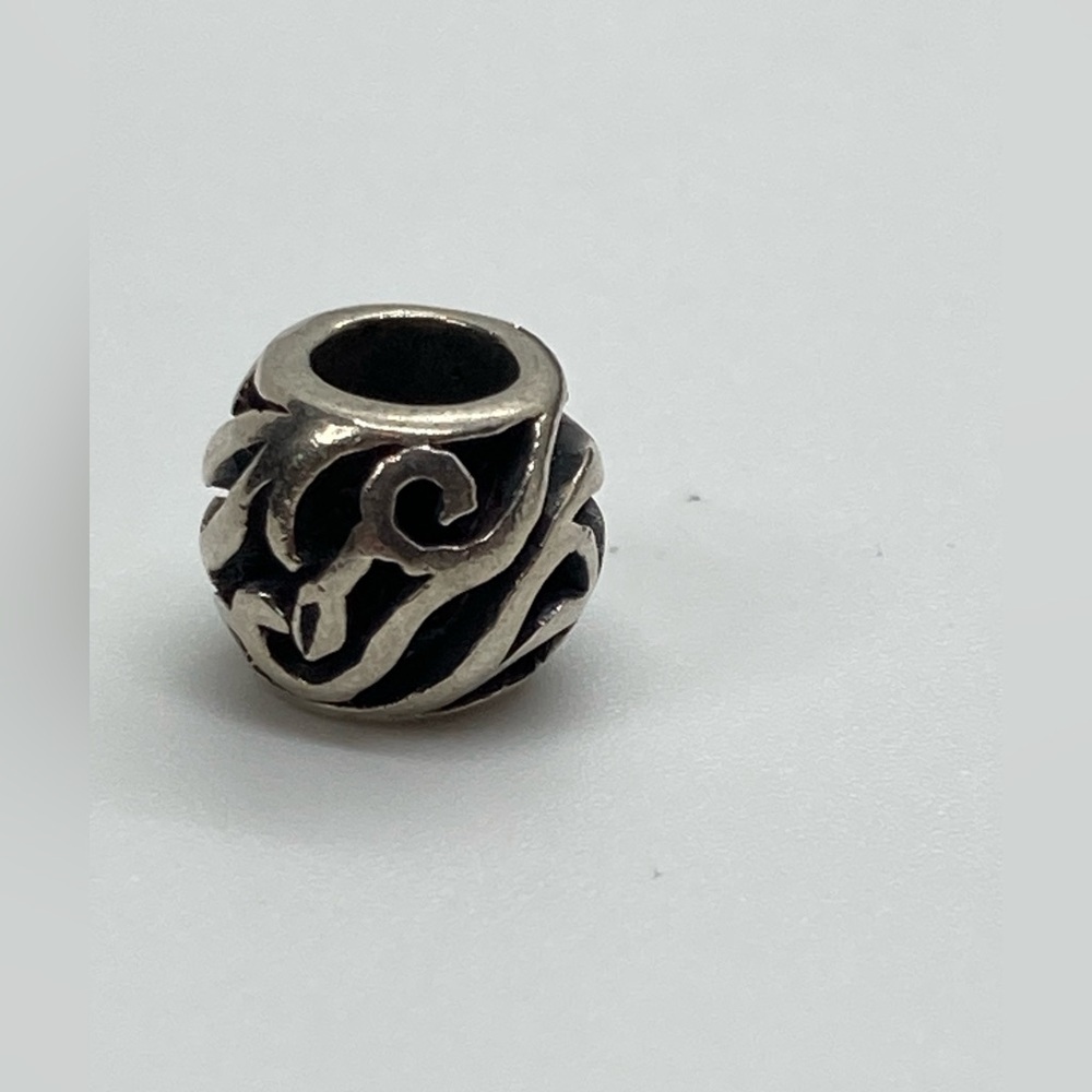 Persona 925 Sterling Silver Leaf & Vines Design Charm Bead - Picture 3 of 4